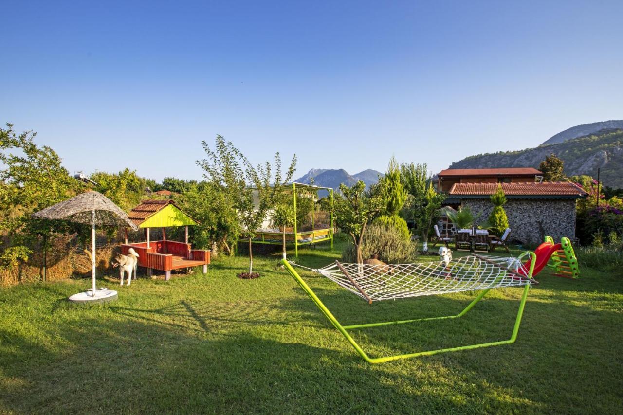 Flora Pansiyon Cirali Apartment Kemer Exterior photo